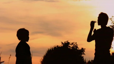 Boy with soap bubbles Видео 836836