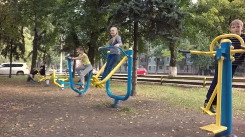 Boy training on a simulator. Morning work-out. Street Sport. Video stock 68400682