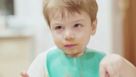 Boy turns the steering wheel 스톡 동영상 142932705