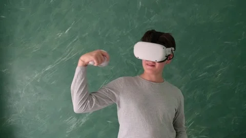 A boy in vr headset Stock Footage 252115938
