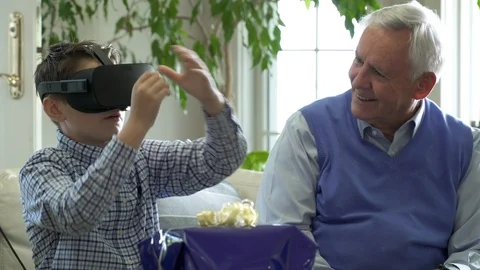 Boy wearing virtual reality headset. 動画素材 88019905