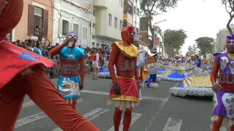 BOYS DANCING CANIVAL CAP VERT 스톡 동영상 147688861