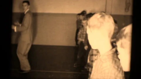 Boys dancing in a line Vidéo 38024542