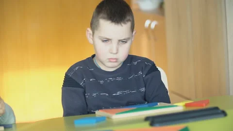 Boys play with geometric shapes Stock-Footage 101855594