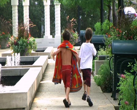 Boys Skipping in Park 動画素材 2818960