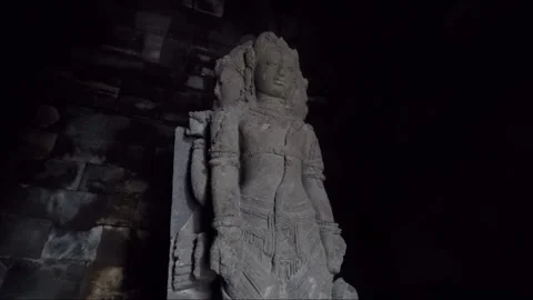 Brahma statue inside the Temple of Brahma, Prambanan, Java, Indonesia Vídeos de archivo 152695373