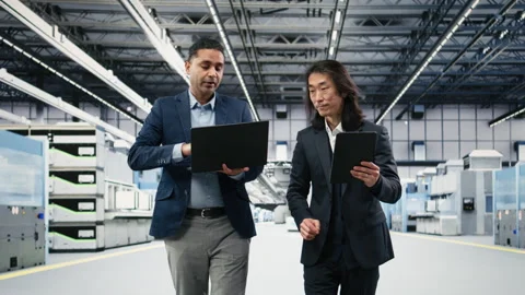 Brainstorming hardware fabrication, PCB component and multiracial management Stock Footage 333392525