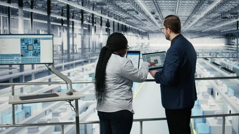 Brainstorming, microelectronics and businesspeople in smart factory Stock Footage 333380249