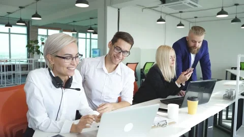 Brainstorming time of people in the light office Video stock 144917480