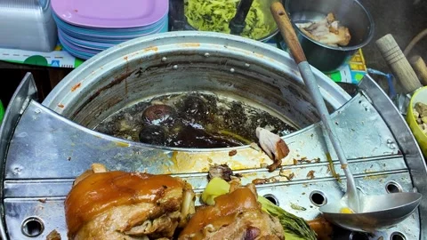 Braised Pork Leg in Large Pot at Thai Street Food Market Vídeo Stock 339650382