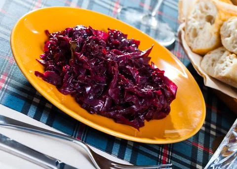Braised red cabbage Stockfoto's