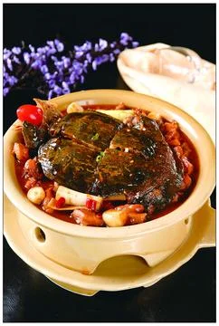 Braised soft-shell turtle in a claypot Stock Photos
