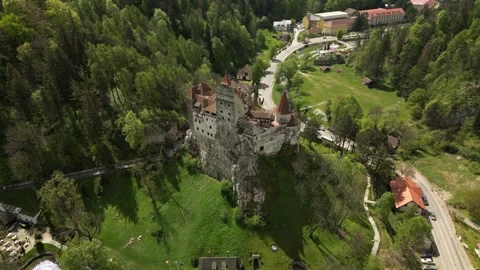 Bran castle mountain setting 08 스톡 동영상 325209687