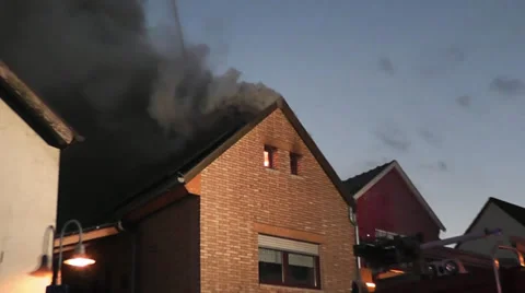 Brand eines Wohnhauses Stock Footage 36281037