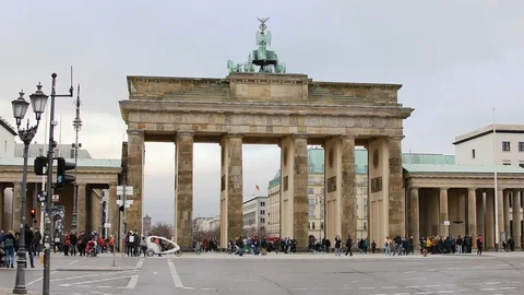 The Brandeburg Gate in Berlin. Video stock 101092245