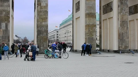The Brandeburg Gate in Berlin. Video stock 101092301