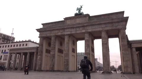 Brandenburg gate berlin Vídeos de archivo 33309970