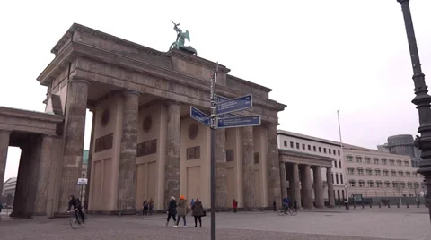Brandenburg gate berlin Stock Footage 33310002
