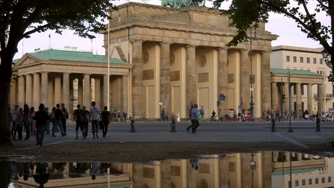 The Brandenburg Gate in Berlin, Germany. Stock Footage 79535943