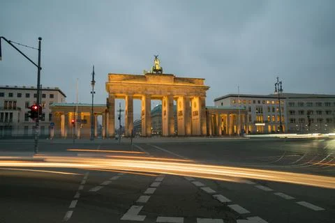 The Brandenburg Gate in Berlin at night with light streak Stock-Fotos