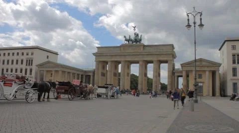 Brandenburg gate in daylight 1 establishing shot Stock-Footage 50101351