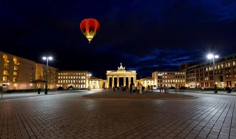 BRANDENBURG GATE at night in Berlin Foto stock