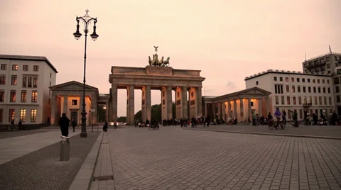 Brandenburger gate in berlin 스톡 동영상 37150370