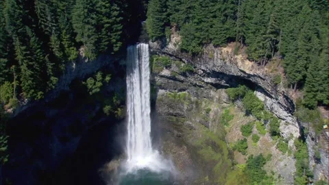 Brandywine Falls: approaching ammonite waterfall with rainbow 007 Stock Footage