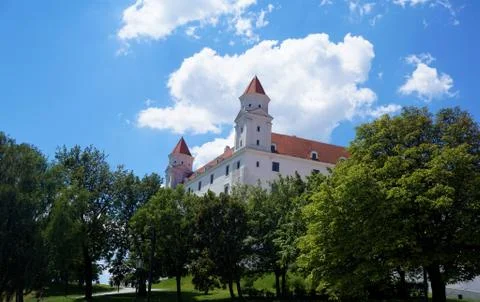 Bratislava castle behind trees Foto stock