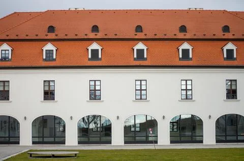 Bratislava Castle is massive rectangular building with four corner towers Foto stock