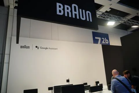 Braun and Google Assistant emblems Foto stock