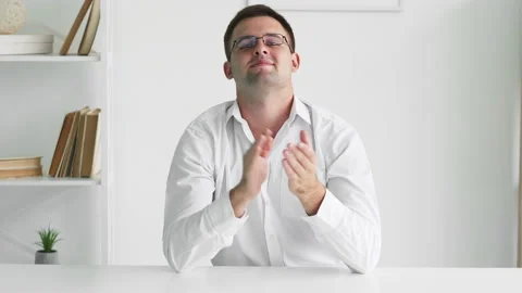 Bravo applause supportive man virtual meeting Vidéo 191540786