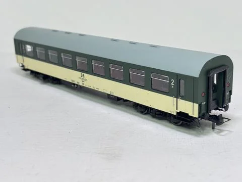 Brawa model of DR Type Bghwe 2nd class compartment passenger coach Foto stock