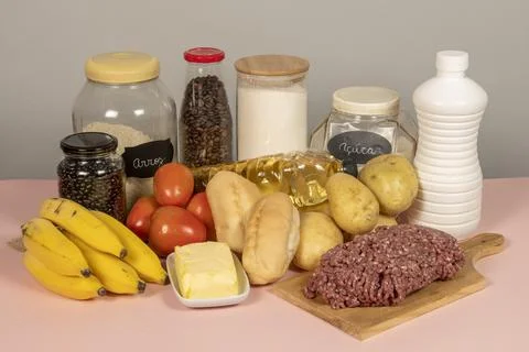 Brazilian basic food basket Foto stock