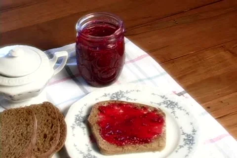 Bread and Jam pan right Stock Footage 348598