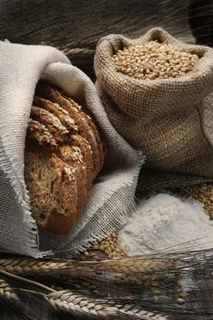 .Bread and wheat ears Fotos Stock