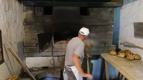 Bread baking Stock Footage 199107117