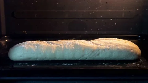 Bread baking in the oven homemade time-lapse Shot 4K 스톡 동영상 136578530