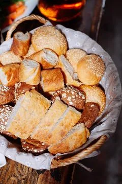 Bread in basket on the banquet table Stockfoto's