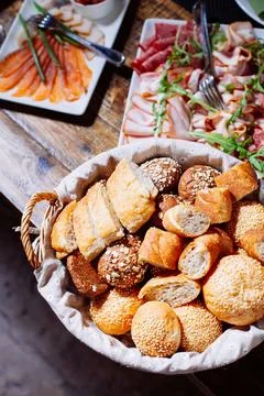 Bread in basket on the banquet table Stockfoto's