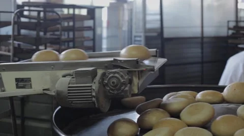 The bread on the conveyor. Bread bakery food factory Stock-Footage 58586310