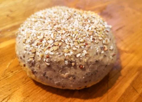 Bread with granules of nuts and flavored Foto stock
