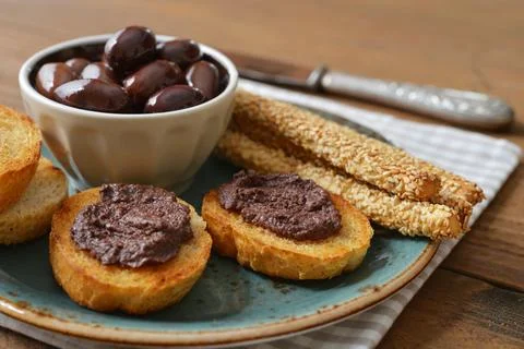 Bread with olive pate Foto stock