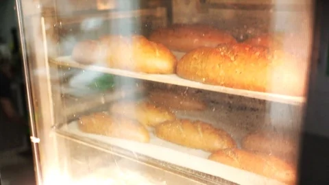 Bread in oven 2 Video stock 94165542