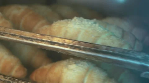 Bread in the oven on Bakery factory Vídeos de archivo 34271224