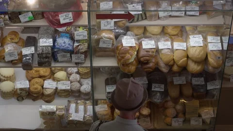 Bread, pastries and cookies in a bakery. Minsk, Belarus - august 14, 2025 Vídeos de archivo 317819061