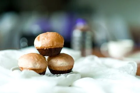 Bread is placed on the table in the morning of every day, ready to eat concep 库存照片