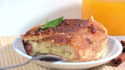 Bread pudding Stock Footage 143764830