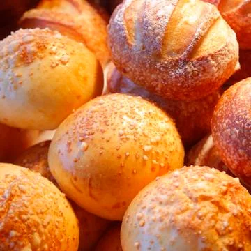 Bread roll on buffet line Foto stock