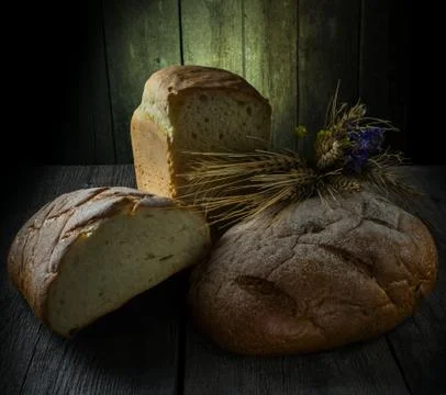 Bread of wheat and rye, wheat ears Foto stock